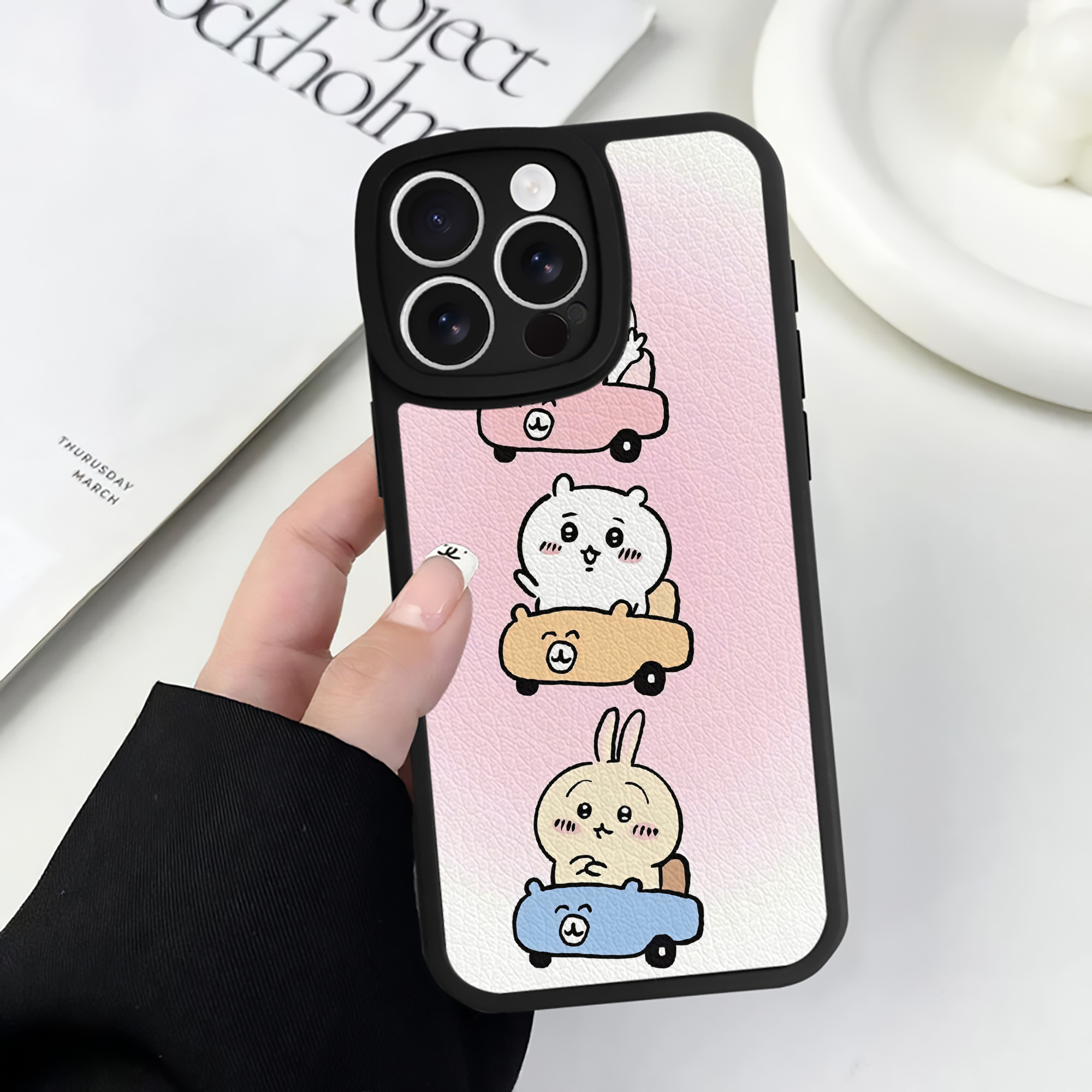 （画像用） ちいかわ Chii-kawa 【iPhone 16シリーズ対応】シリコンスマホケース（レザー調） 材質：シリコン